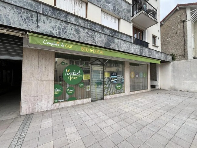 Plus de détails pour Local commercial à louer