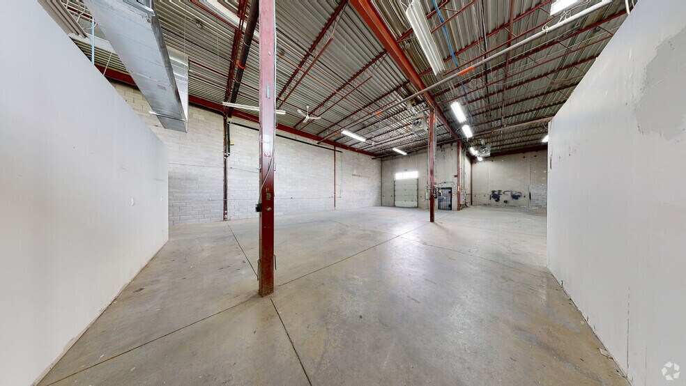 2403-2467 Rue Guénette, Saint-Laurent, QC à louer - Numérisation 3D Matterport – Image 2 sur 16
