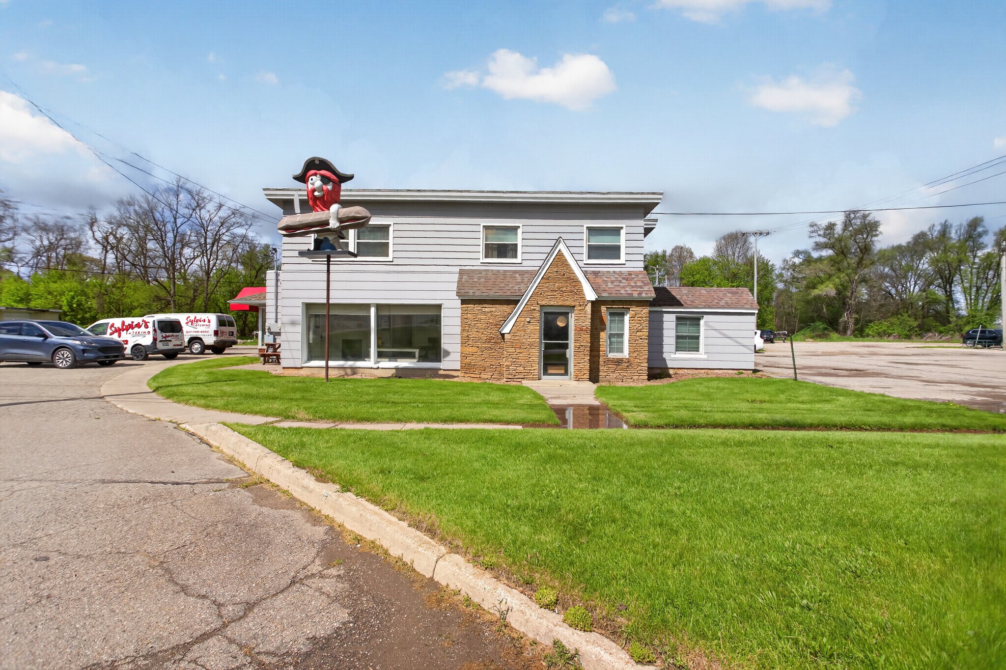 124 S Brooklyn Rd, Napoleon, MI à vendre Photo principale– Image 1 sur 60