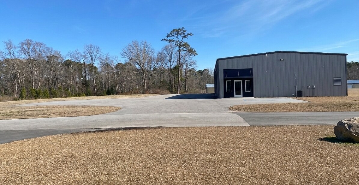 112 Freedom Park Dr, Hubert, NC à louer Photo principale– Image 1 sur 2