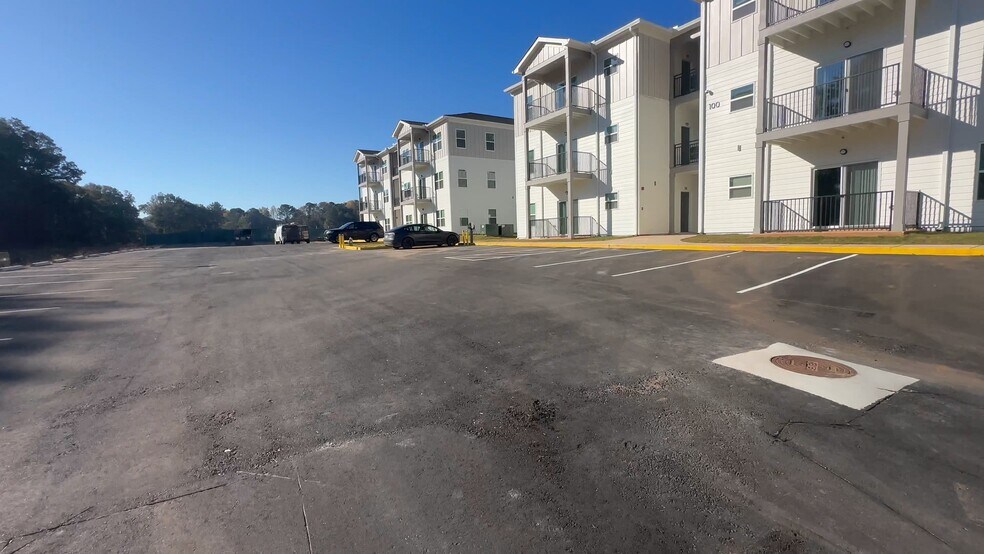 209 Boozer St, Hogansville, GA à vendre - Vidéo sur l’annonce professionnelle – Image 2 sur 6