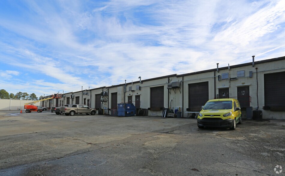 3021 McNaughton Dr, Columbia, SC à louer - Photo de l’immeuble – Image 3 sur 5