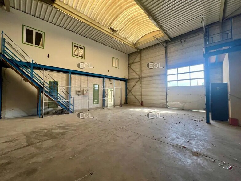 Local d’activités dans Claye-Souilly à louer - Photo intérieure – Image 3 sur 7