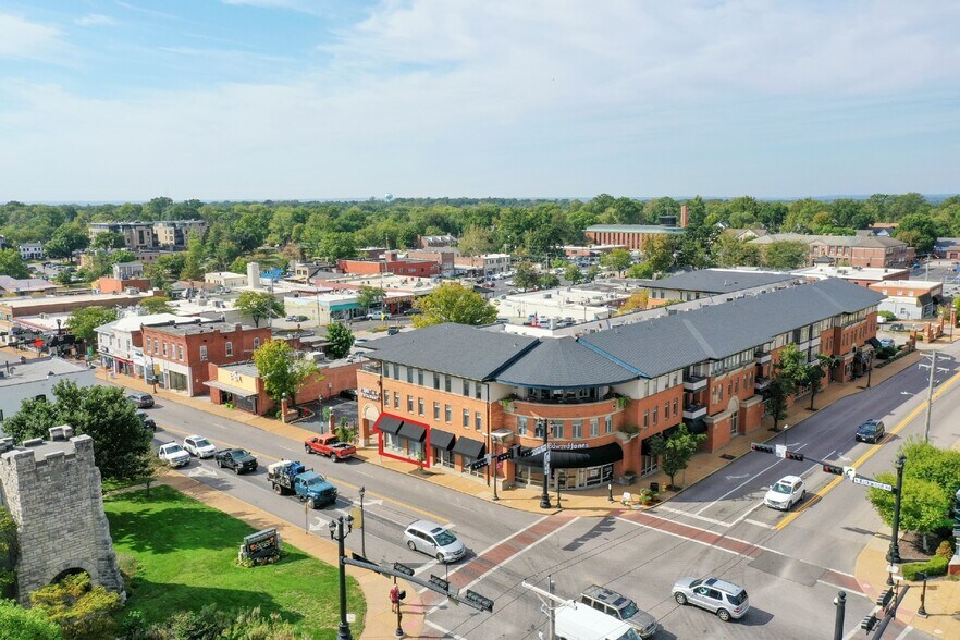 249 N Kirkwood Rd, Saint Louis, MO à louer - Photo de l’immeuble – Image 1 sur 6