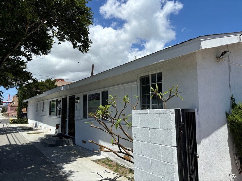 989 W 2nd St, San Pedro, CA à vendre - Photo de l’immeuble – Image 2 sur 11