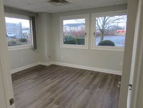 981 State Route 33 W, Monroe Township, NJ à louer Photo intérieure– Image 2 sur 4