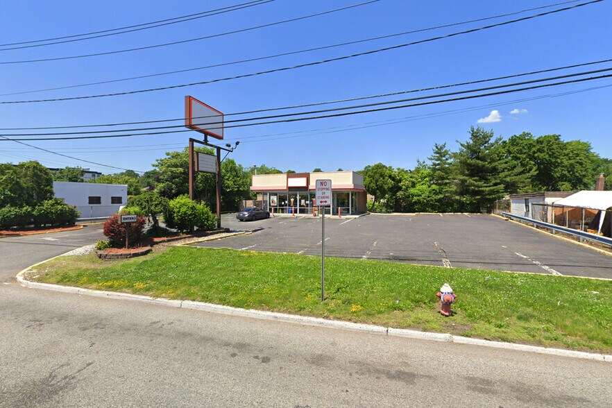 343 State Route 17, Hasbrouck Heights, NJ à vendre - Photo de l’immeuble – Image 2 sur 31