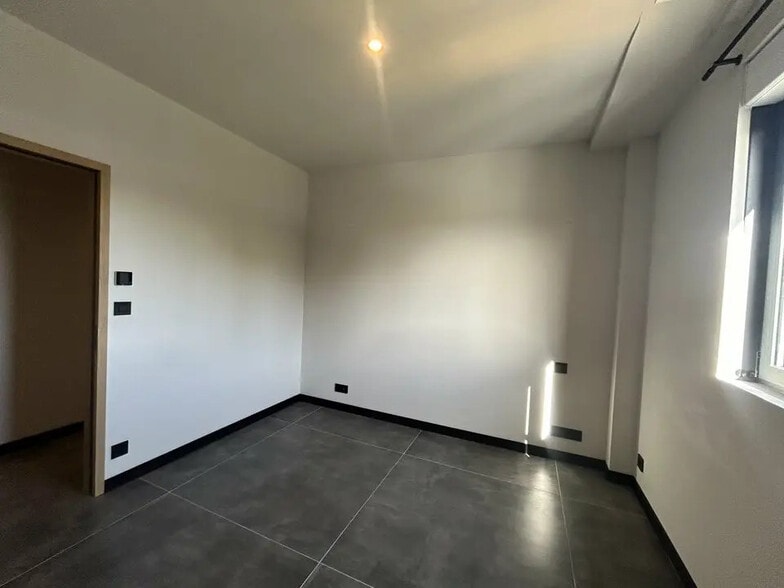 Bureau dans Saint-Rémy-de-Provence à louer - Photo intérieure – Image 2 sur 9