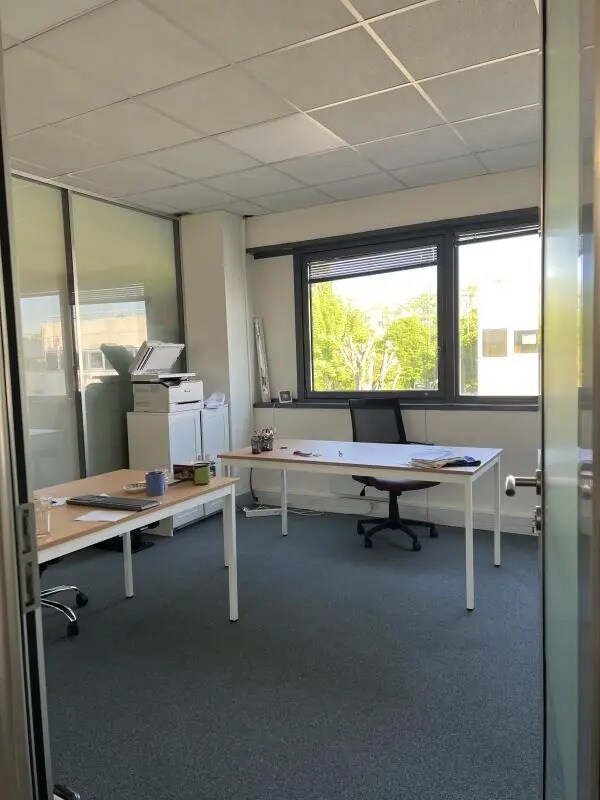Local d’activités dans Roissy-en-France à louer Photo intérieure– Image 1 sur 21