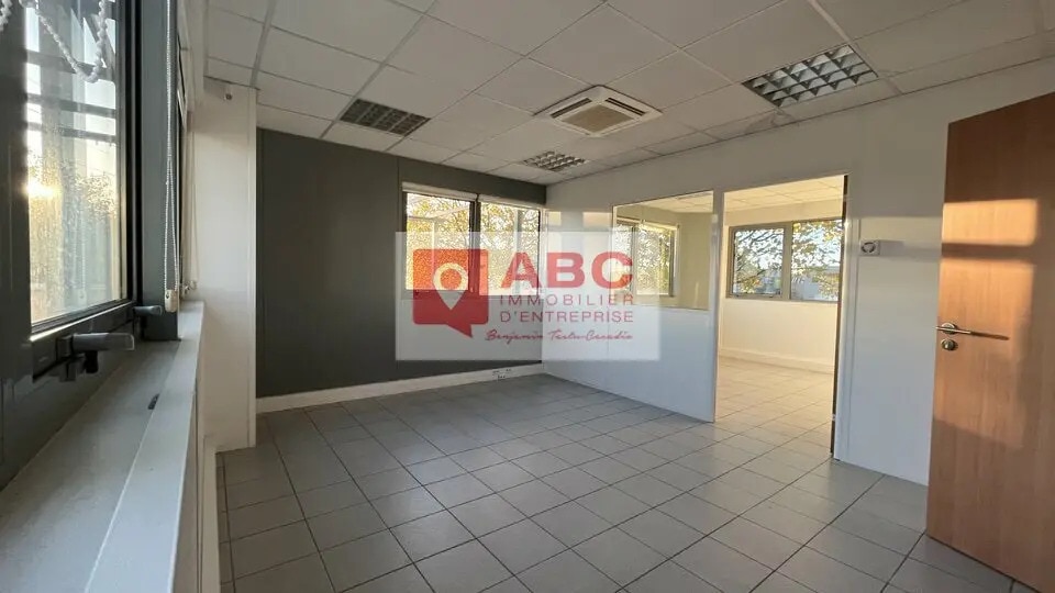 Bureau dans Castelnau-le-Lez à louer - Photo de l’immeuble – Image 3 sur 6