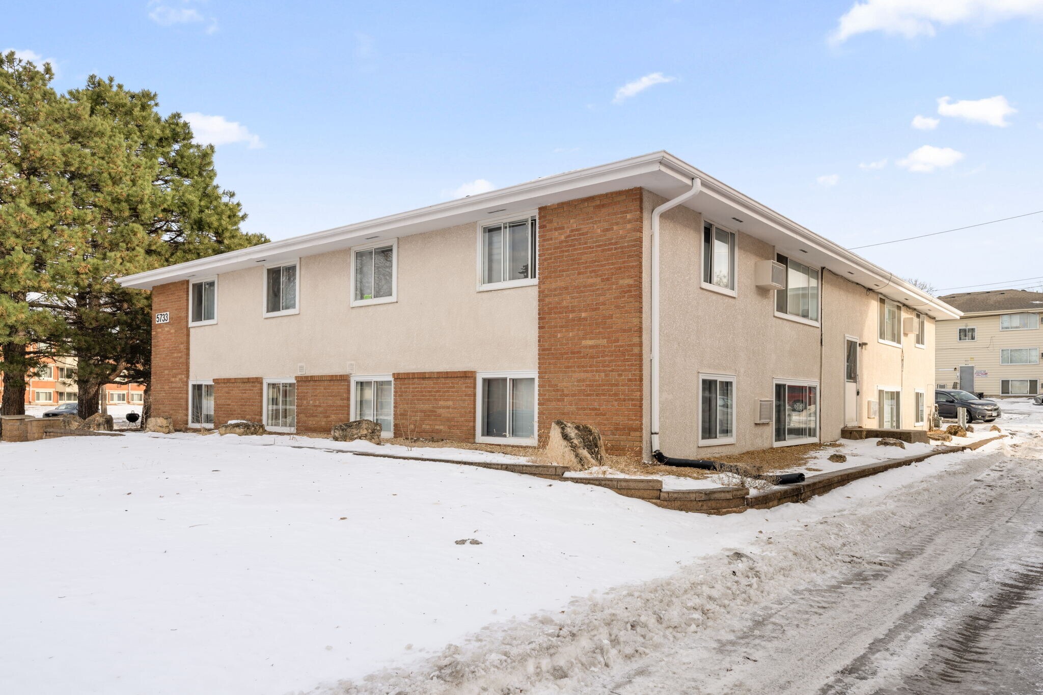 5733 Bossen Ter, Minneapolis, MN à vendre Photo principale– Image 1 sur 14