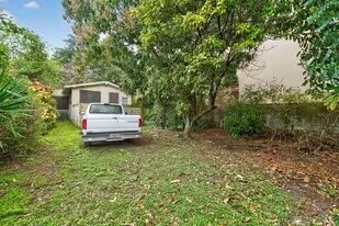 975 SW 37th Ave, Miami, FL à vendre - Photo de l’immeuble – Image 3 sur 15
