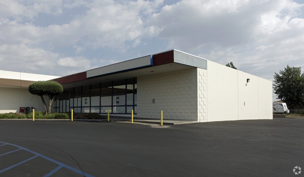 34601 Yucaipa Blvd, Yucaipa, CA à louer - Photo de l’immeuble – Image 3 sur 4