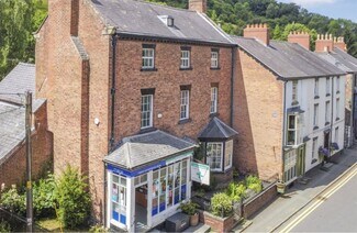 Plus de détails pour 27 High St, Llanfyllin - Local commercial à vendre