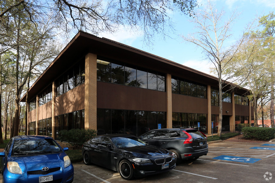 13910 Champion Forest Dr, Houston, TX à louer - Photo de l’immeuble – Image 2 sur 3