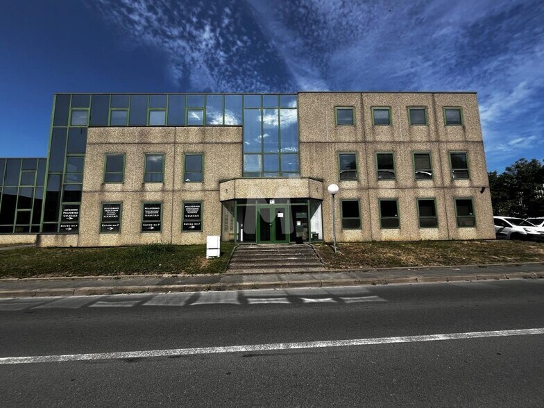 Rue De Ris, Viry-Châtillon à louer - Photo de l’immeuble – Image 2 sur 6