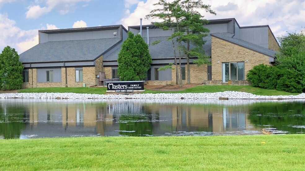 5170 Commerce Cir, Indianapolis, IN à louer - Photo de l’immeuble – Image 2 sur 6