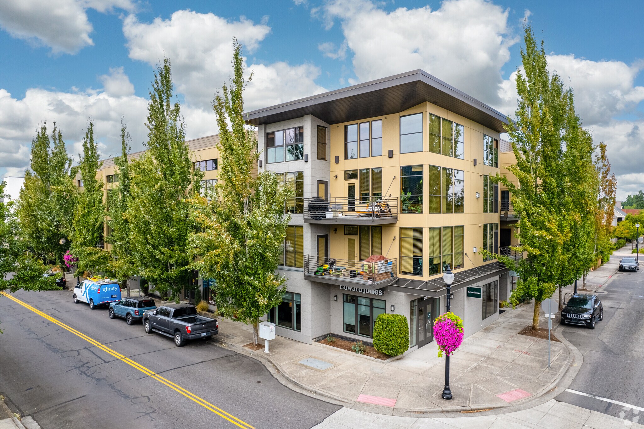 287 NE 3rd St, Gresham, OR à louer Photo principale– Image 1 sur 5