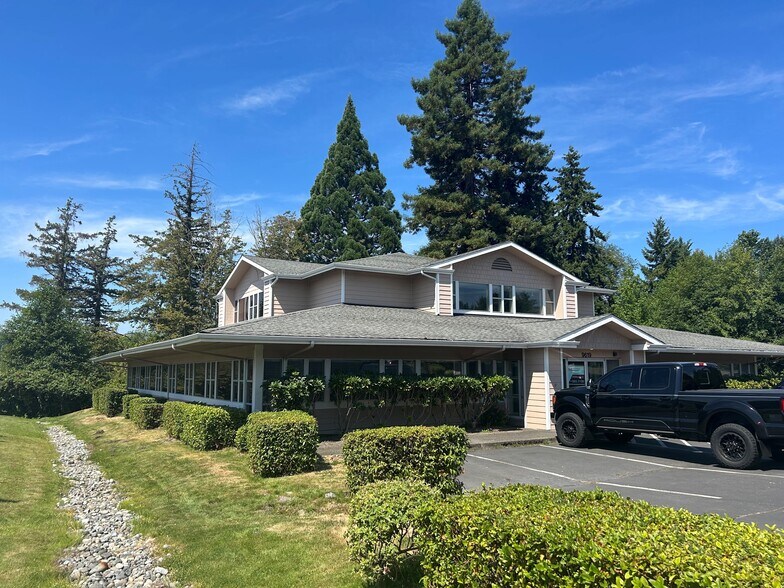 9619 Levin Rd, Silverdale, WA à louer - Photo de l’immeuble – Image 3 sur 4