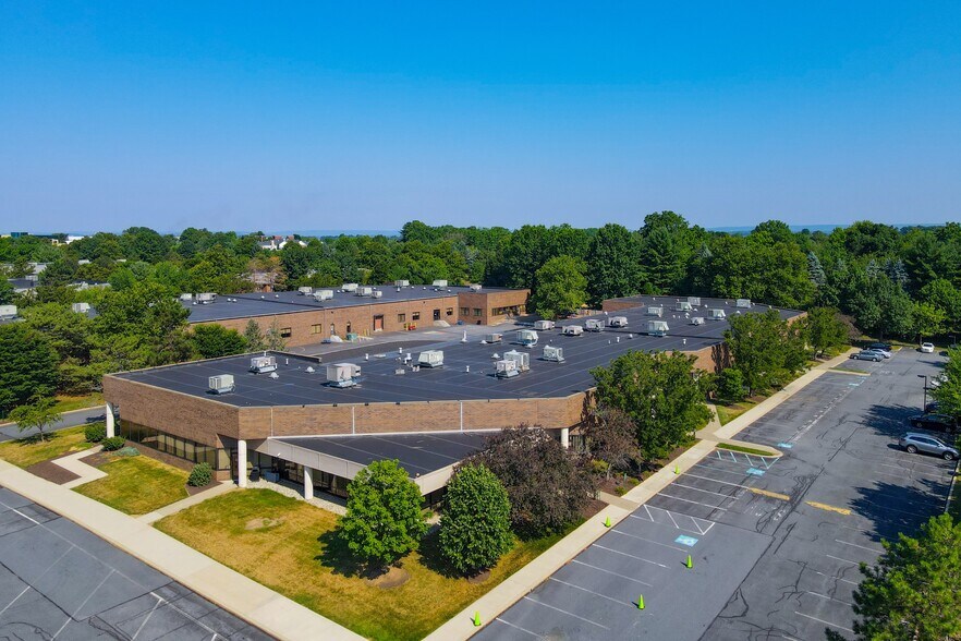 1550 Valley Center Pky, Bethlehem, PA à louer - Photo de l’immeuble – Image 1 sur 7