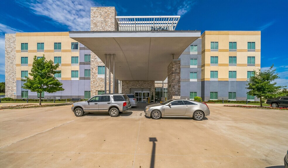 409 N Clark Rd, Cedar Hill, TX à vendre - Photo de l’immeuble – Image 3 sur 49