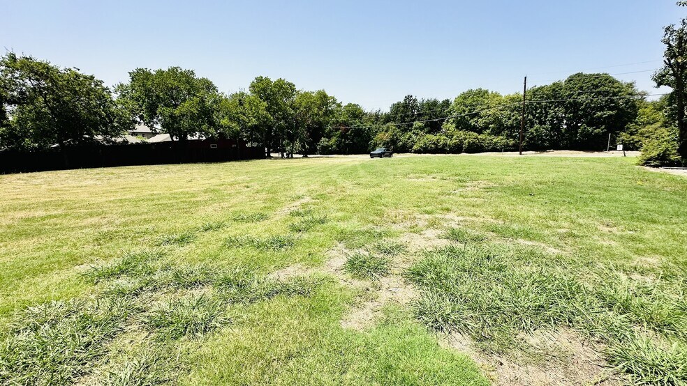 524 S Coppell Rd, Coppell, TX à vendre - Photo de l’immeuble – Image 3 sur 7