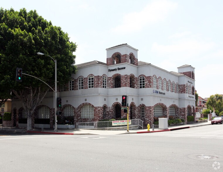 205 S Chapel Ave, Alhambra, CA à vendre - Photo de l’immeuble – Image 2 sur 8