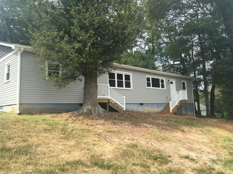414 E Wilkins St, Dallas, NC à vendre - Photo de l’immeuble – Image 2 sur 17