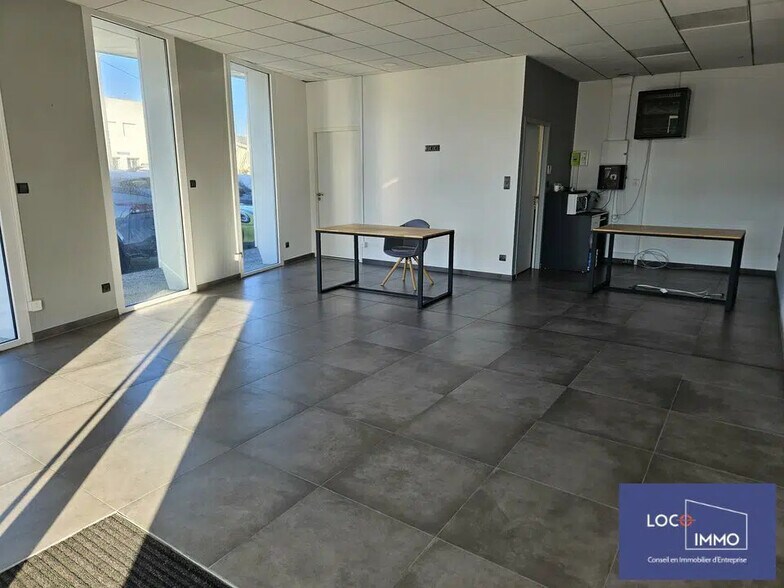 Bureau dans Eysines à louer - Photo de l’immeuble – Image 3 sur 5