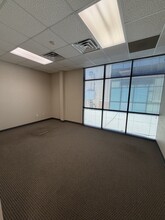 9889 Gate Pky, Jacksonville, FL à louer Photo intérieure– Image 1 sur 5