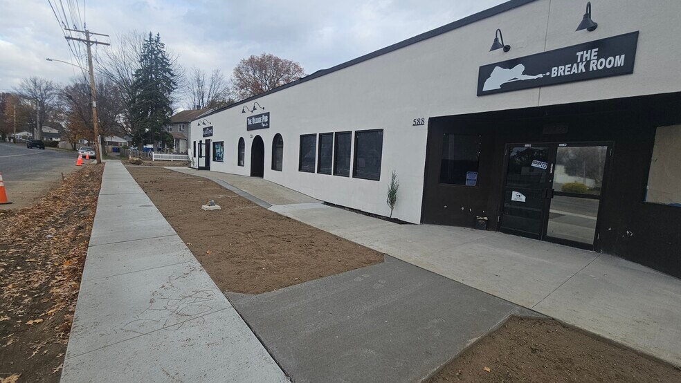 564-594 Success Ave, Stratford, CT à louer - Photo de l’immeuble – Image 3 sur 8