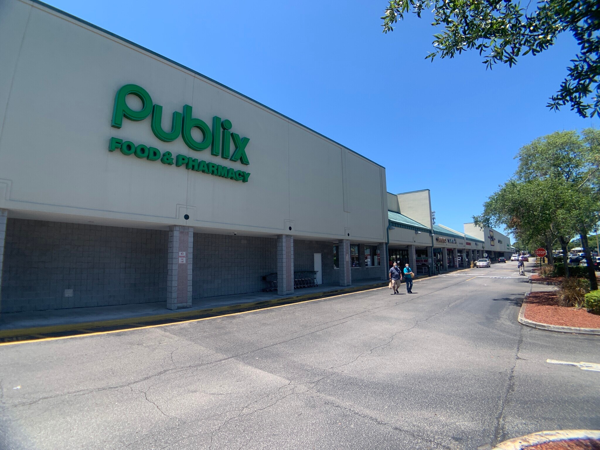 7004 W Waters Ave, Tampa, FL à louer Photo principale– Image 1 sur 22
