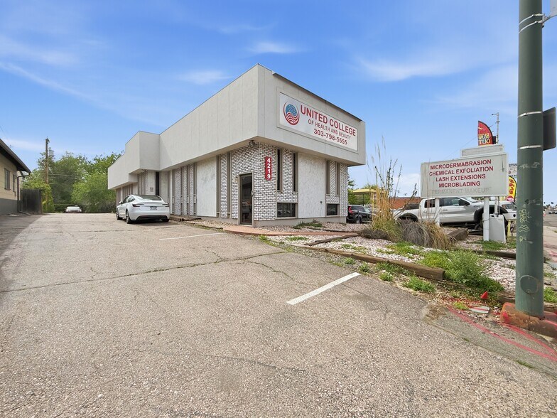 4219 S Broadway, Englewood, CO à louer - Photo de l’immeuble – Image 1 sur 12