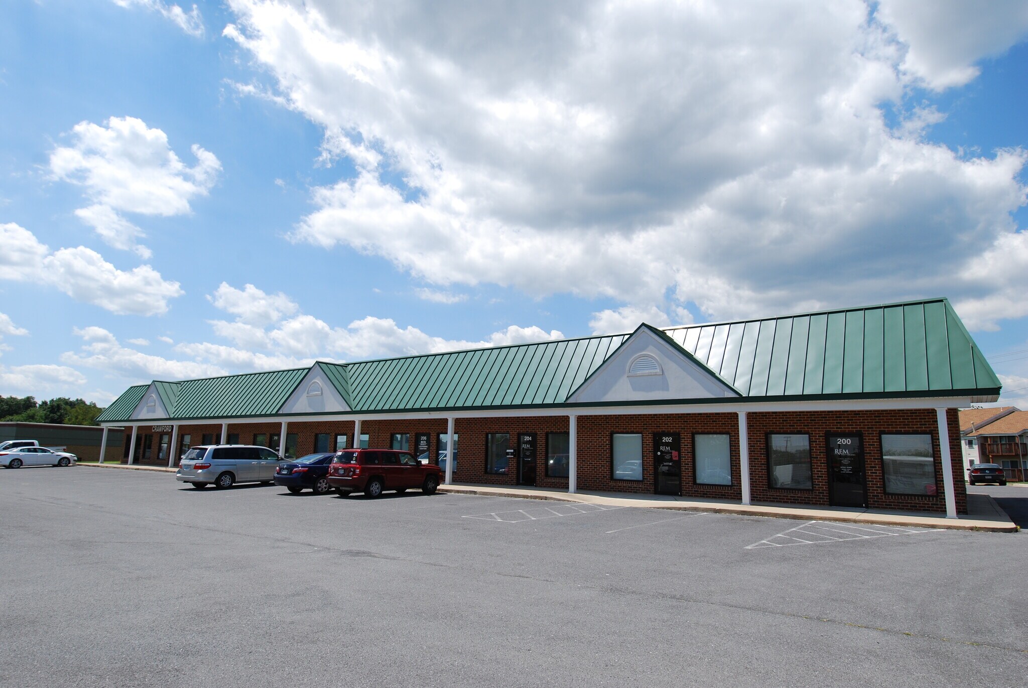 210-216 Lutz Ave, Martinsburg, WV à louer Photo de l’immeuble– Image 1 sur 2