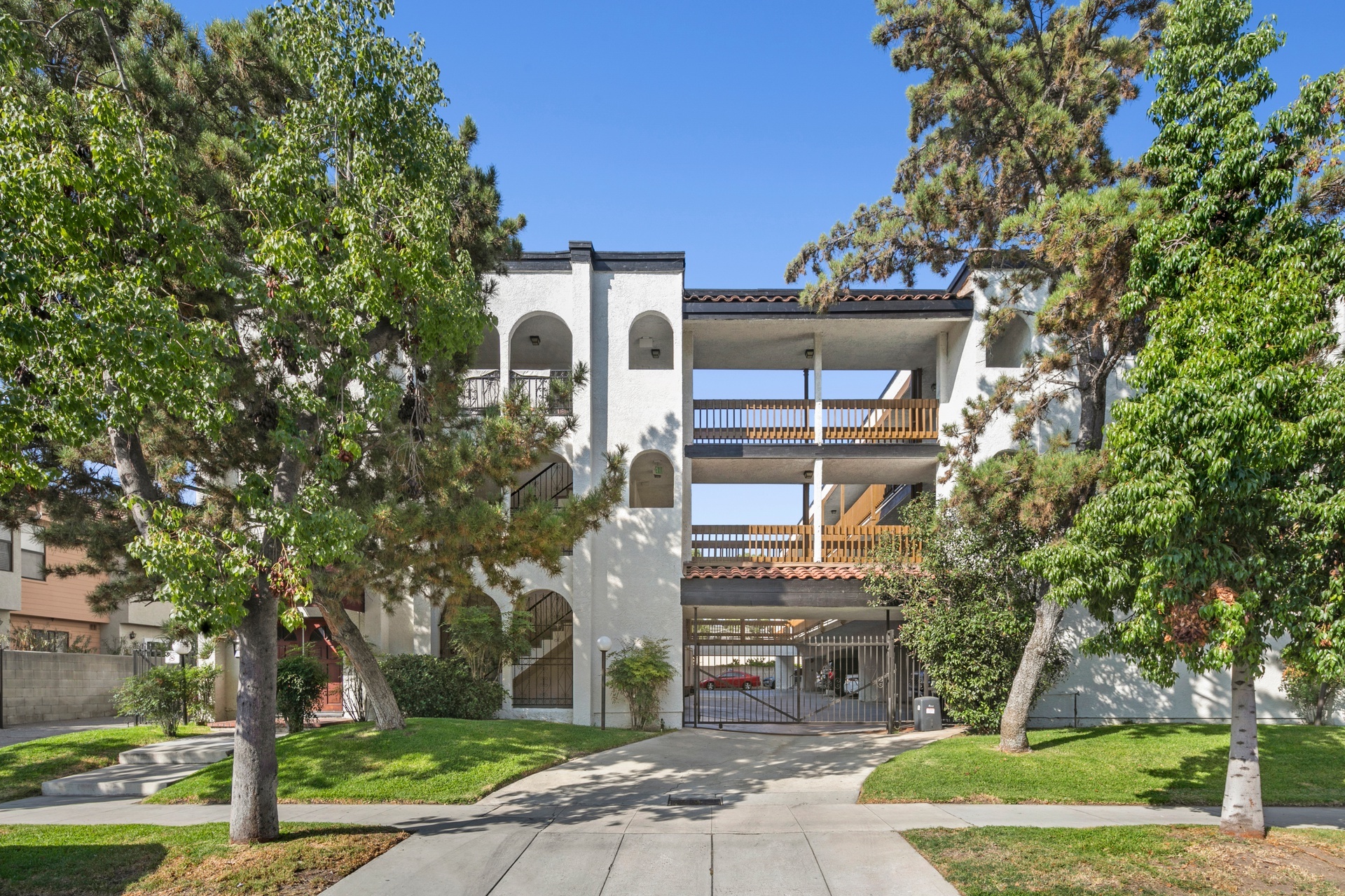 629-631 E Elk Ave, Glendale, CA à vendre Photo de l’immeuble– Image 1 sur 21