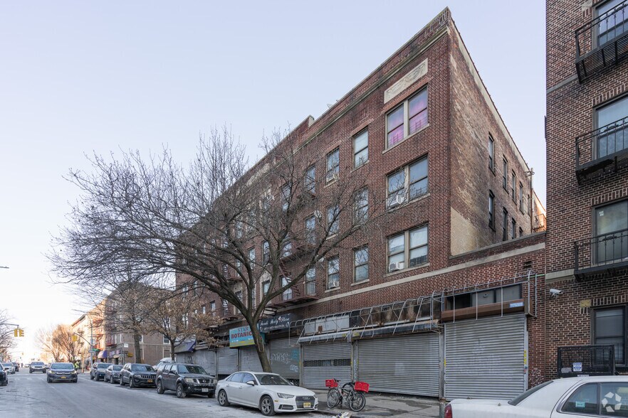 877 Franklin Ave, Brooklyn, NY à louer - Photo de l’immeuble – Image 3 sur 7