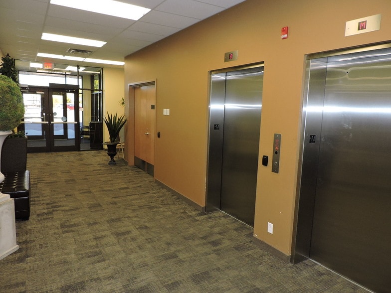 4309 52 Ave, Red Deer, AB à louer - Photo intérieure – Image 3 sur 8