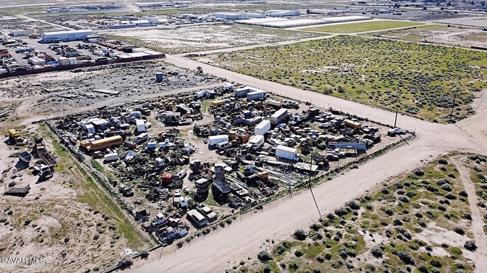 Park Ave. Ave, Rosamond, CA à vendre - Photo de l’immeuble – Image 3 sur 12