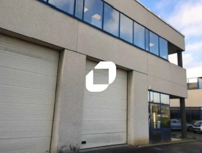 Plus de détails pour Bureau, Local d'activités à louer