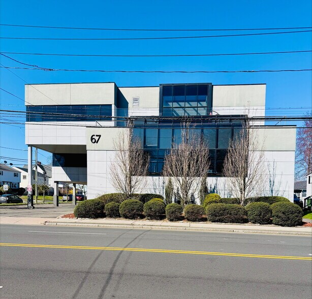 67 Prospect Ave, West Hartford, CT à vendre - Photo de l’immeuble – Image 2 sur 28