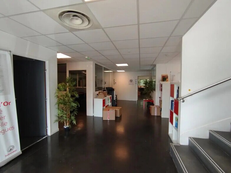 Local d’activités dans Toulouse à louer - Photo de l’immeuble – Image 2 sur 21