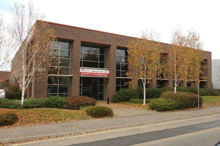 963-966 Weston Rd, Slough à louer - Photo de l’immeuble – Image 2 sur 20