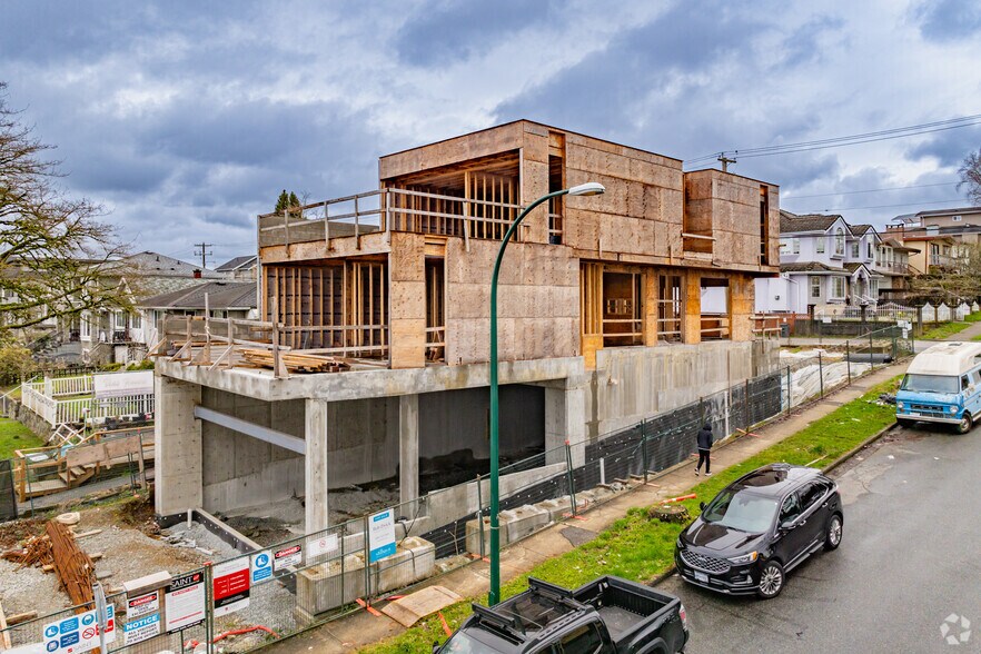 4292 Slocan St, Vancouver, BC à vendre - Photo principale – Image 1 sur 3