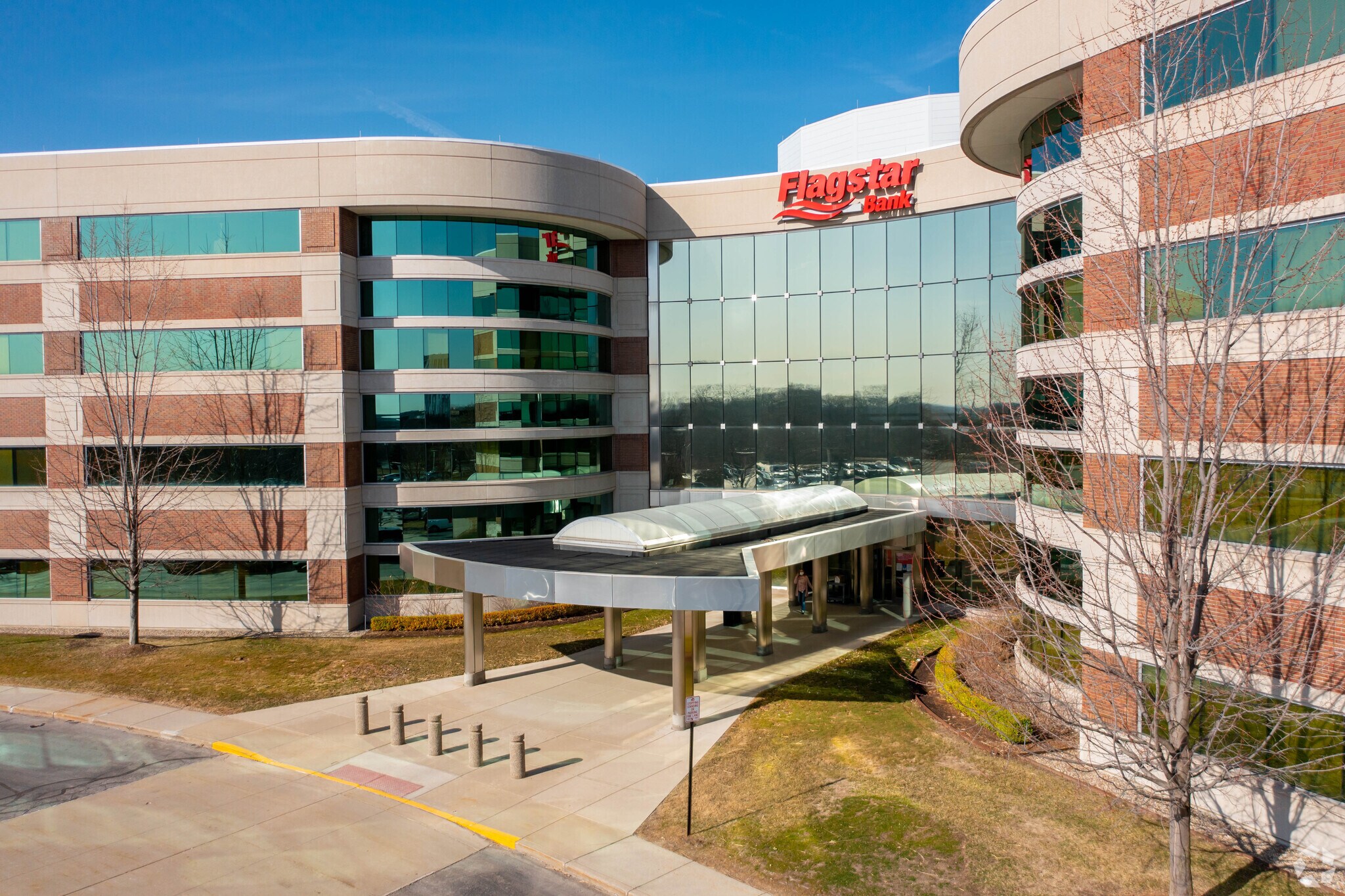 5151 Corporate Dr, Troy, MI à louer Photo principale– Image 1 sur 9