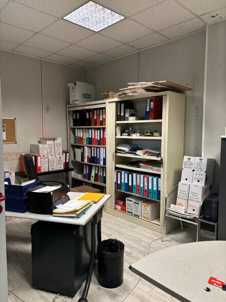 Bureau dans Saint-Denis à louer - Photo intérieure – Image 2 sur 4
