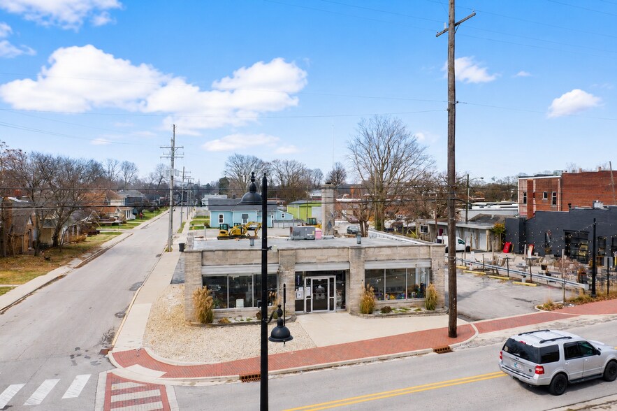 105 S Madison Ave, Greenwood, IN à louer - Photo de l’immeuble – Image 1 sur 16