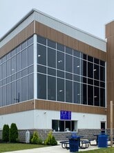 300 Industrial Way, Tiverton, RI à louer Photo de l’immeuble– Image 2 sur 10