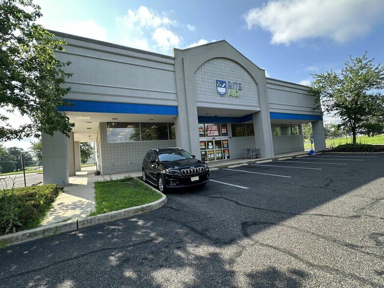 1492 Chews Landing Rd, Laurel Springs, NJ à louer - Photo de l’immeuble – Image 1 sur 5