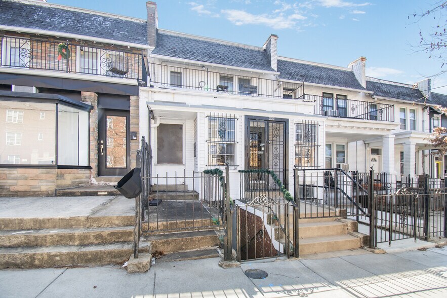 222 Upshur St NW, Washington, DC à vendre - Photo de l’immeuble – Image 3 sur 34