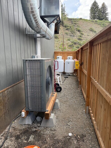 425 S. Glover St, Twisp, WA à vendre - Photo de l’immeuble – Image 3 sur 14